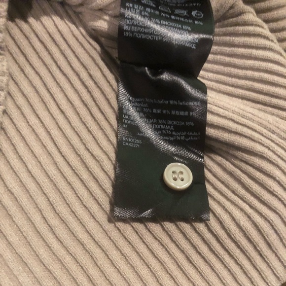 H&M Ribbed Knit Blouse - Picture 5 of 5